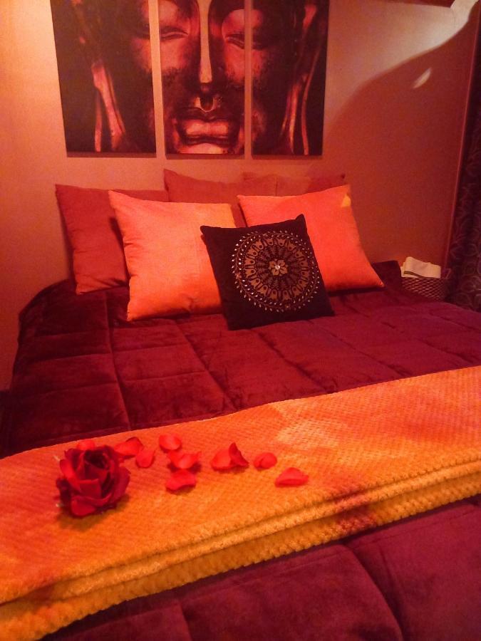 Love Room, Les Nuitees Secretes De Rouen Darnétal Eksteriør billede