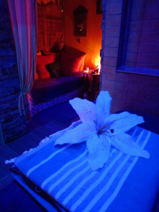Love Room, Les Nuitees Secretes De Rouen Darnétal Eksteriør billede